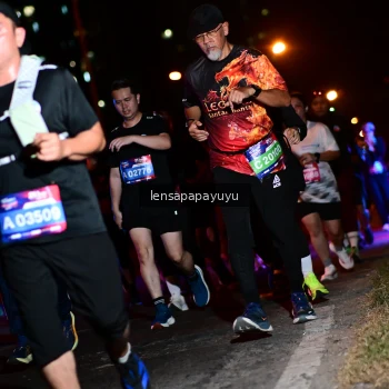 Runner Photo 4077393
