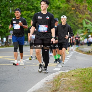 Runner Photo 4078250