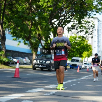 Runner Photo 4079443
