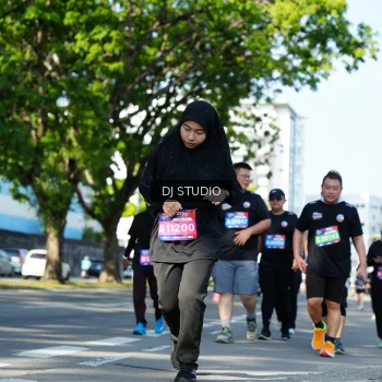 Runner Photo 4079473
