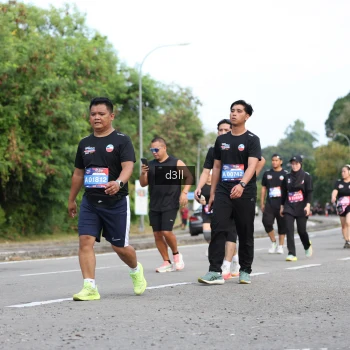 Runner Photo 4079733