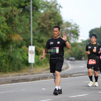 Runner Photo 4081050