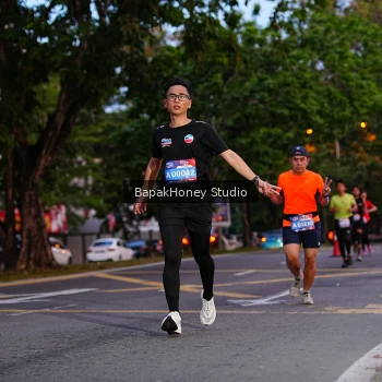 Runner Photo 4083421