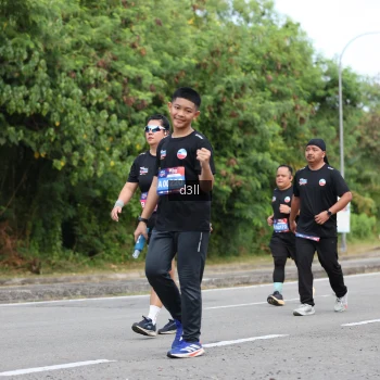 Runner Photo 4083565