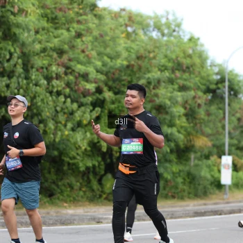 Runner Photo 4083612