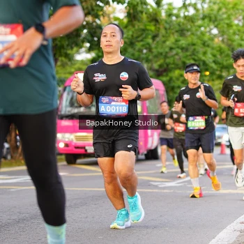Runner Photo 4085715