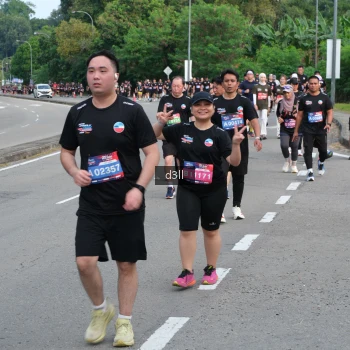 Runner Photo 4087413