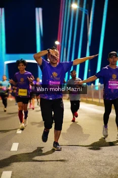 Runner Photo 4092061