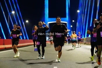 Runner Photo 4092117