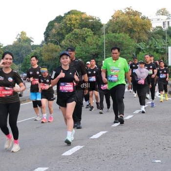 Runner Photo 4093377