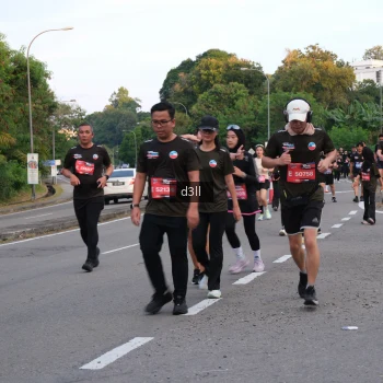 Runner Photo 4093416