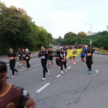 Runner Photo 4093513