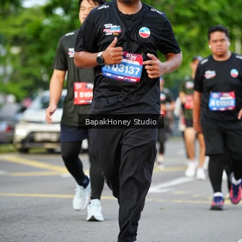Runner Photo 4093694