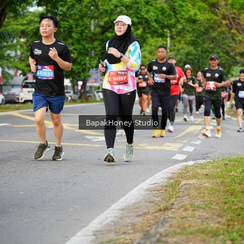 Runner Photo 4093711
