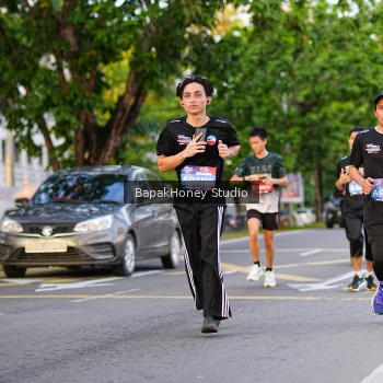 Runner Photo 4093786
