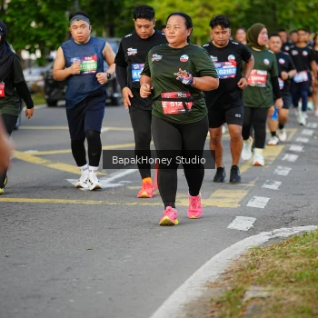Runner Photo 4095005