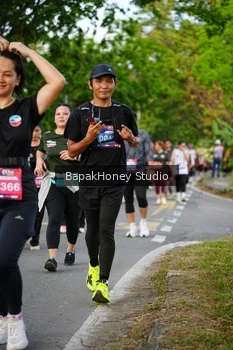 Runner Photo 4095021