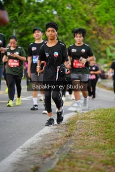 Runner Photo 4095066