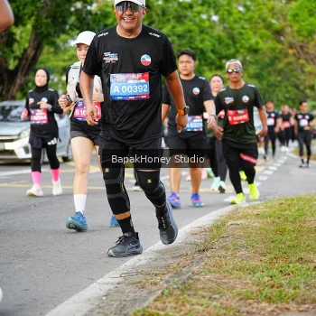 Runner Photo 4095075