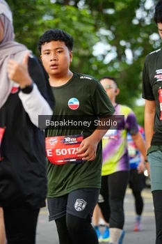 Runner Photo 4095076
