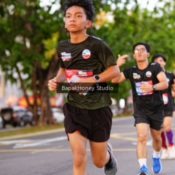 Runner Photo 4095151