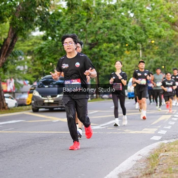 Runner Photo 4095155