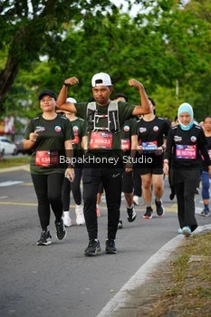 Runner Photo 4095643