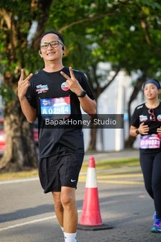 Runner Photo 4095975