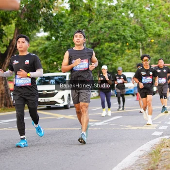 Runner Photo 4096153