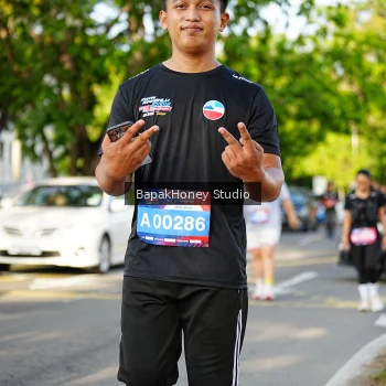 Runner Photo 4096476
