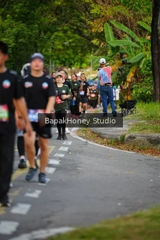 Runner Photo 4096497