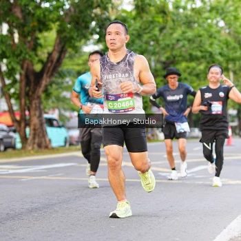 Runner Photo 4096642