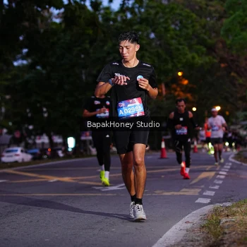 Runner Photo 4096680