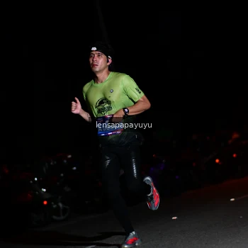 Runner Photo 4097375