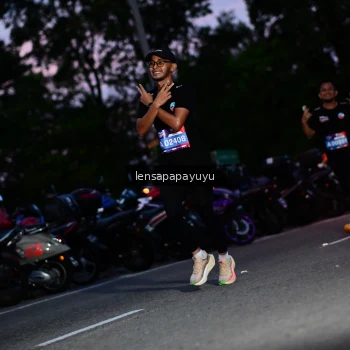 Runner Photo 4099055
