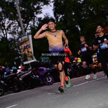 Runner Photo 4099396