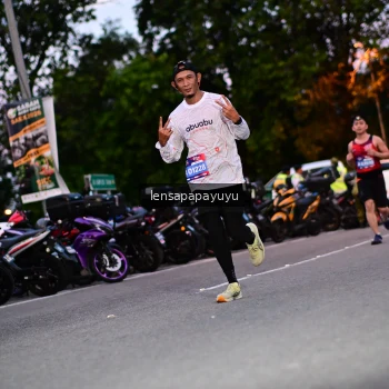 Runner Photo 4099862