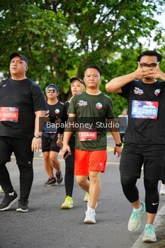 Runner Photo 4100596