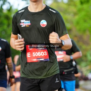 Runner Photo 4100858