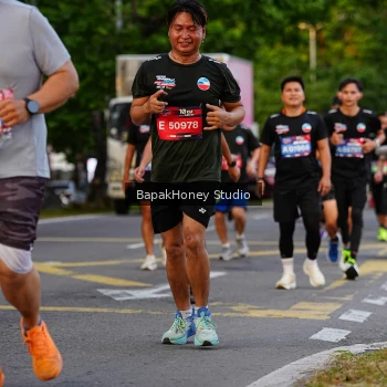 Runner Photo 4103330