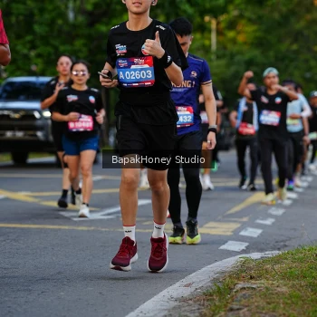 Runner Photo 4103373