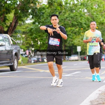 Runner Photo 4103472
