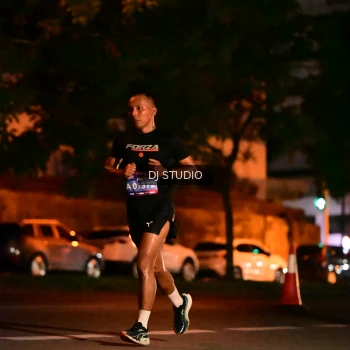 Runner Photo 4103593