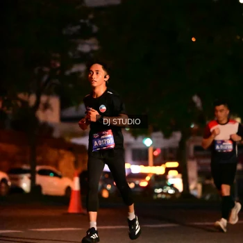 Runner Photo 4104375