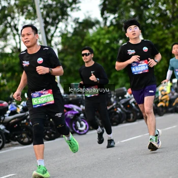 Runner Photo 4106684