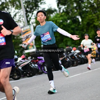 Runner Photo 4106704