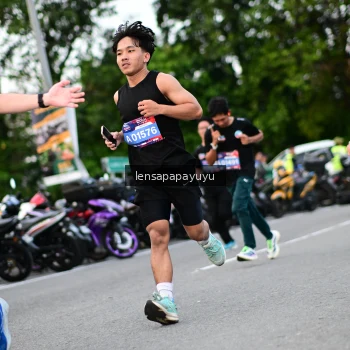 Runner Photo 4106736