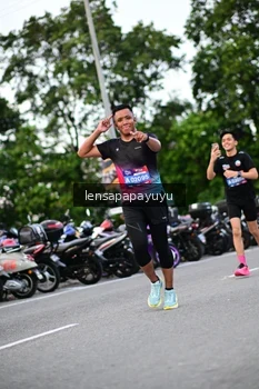 Runner Photo 4106777