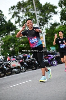 Runner Photo 4106791
