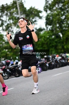 Runner Photo 4106808